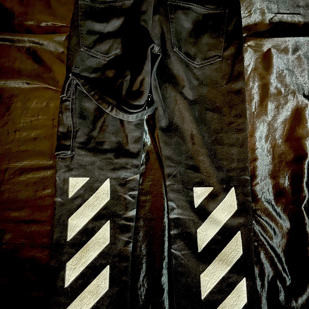Off white jeans with off white belt - Picture 7 of 9